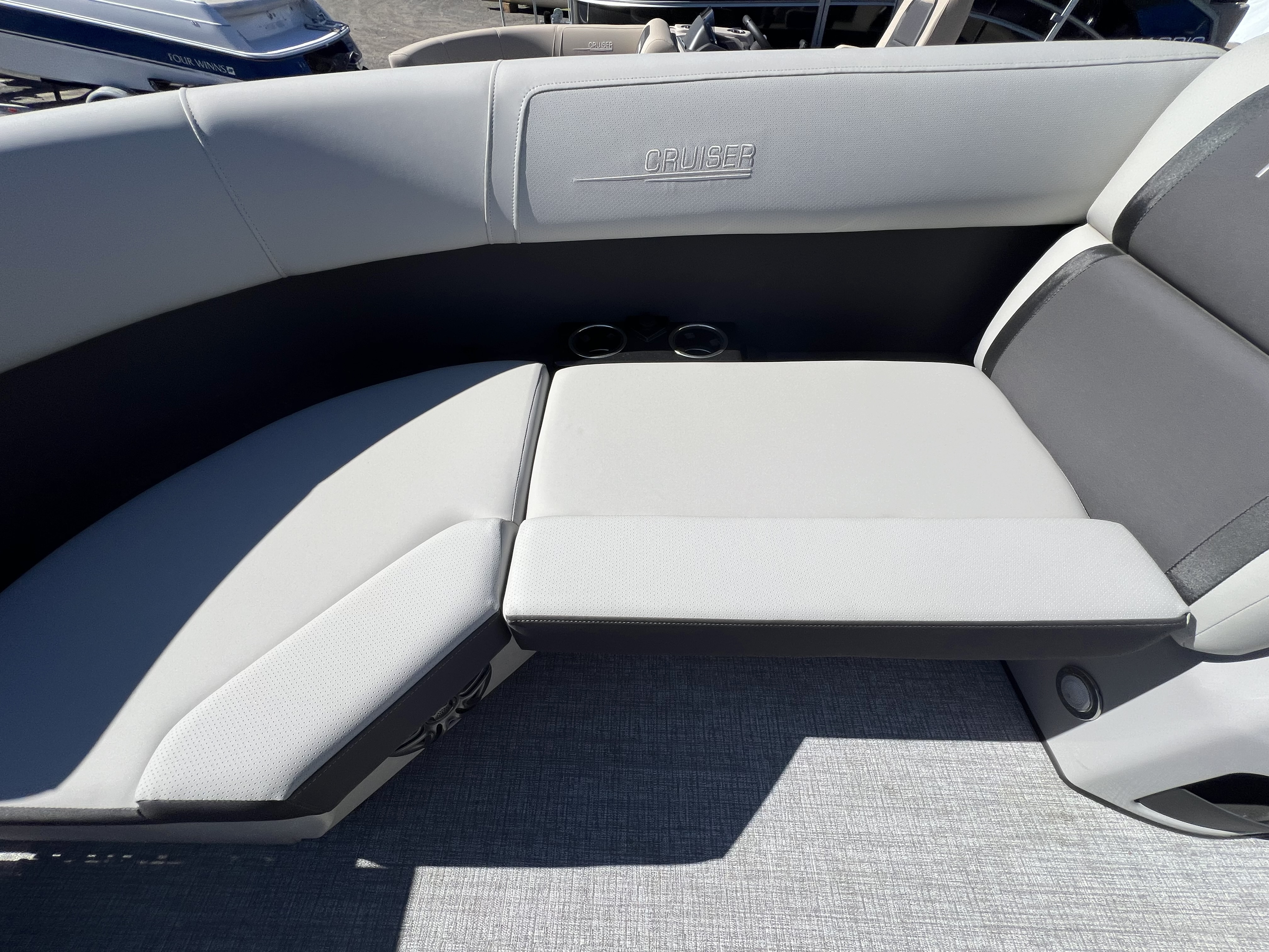 2025 Harris Cruiser 210 CS - Photo 13